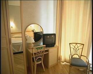 Гостиница Тирс Отель Плешково Двухместный номер с 1 кроватью или 2 отдельными кроватями и видом на реку-3