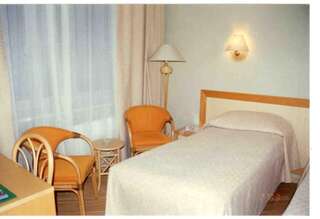 Гостиница Тирс Отель Плешково Двухместный номер с 1 кроватью или 2 отдельными кроватями, вид на сад-1